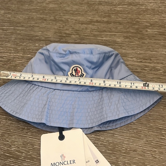 Moncler Logo Patch Bucket Hat - Picture 6 of 9